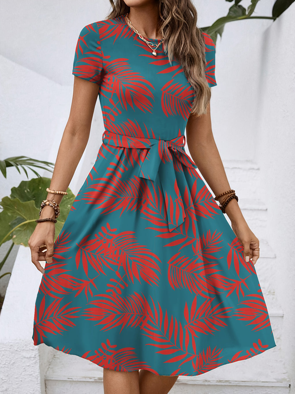 Robe Mi-Longue Fleurie Col Rond Manches Courtes