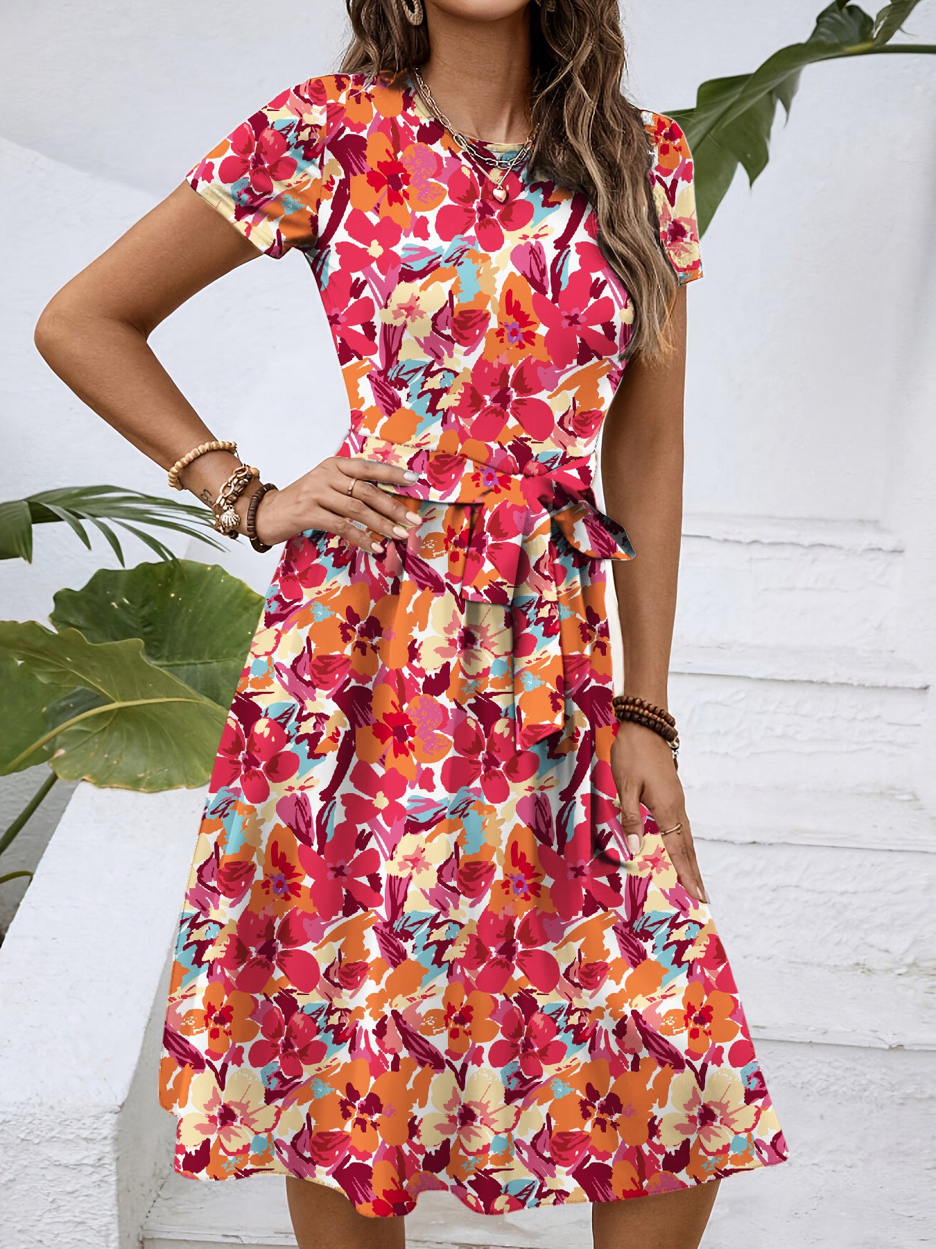 Robe Mi-Longue Fleurie Col Rond Manches Courtes