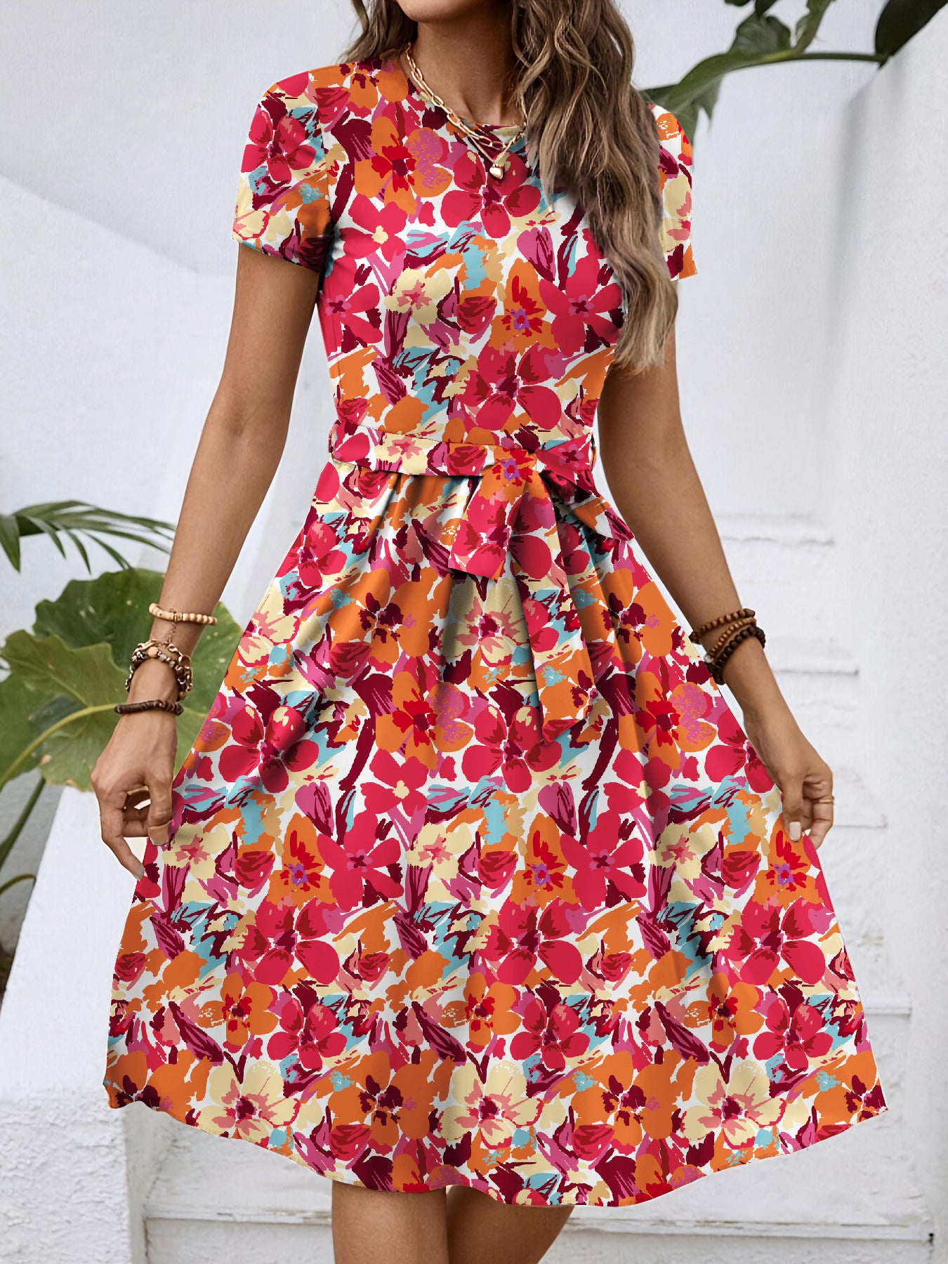 Robe Mi-Longue Fleurie Col Rond Manches Courtes