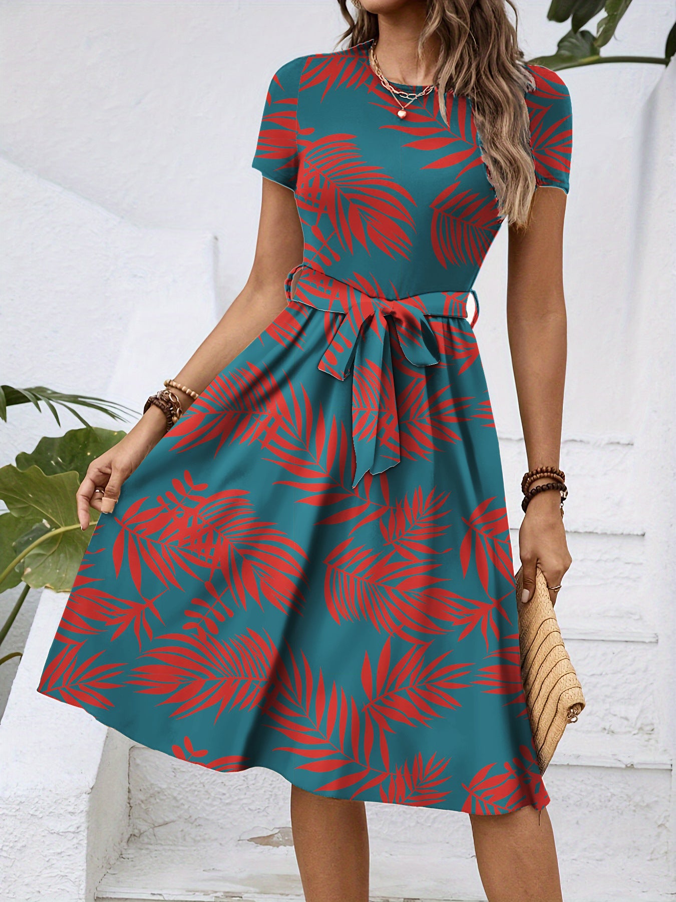 Robe Mi-Longue Fleurie Col Rond Manches Courtes
