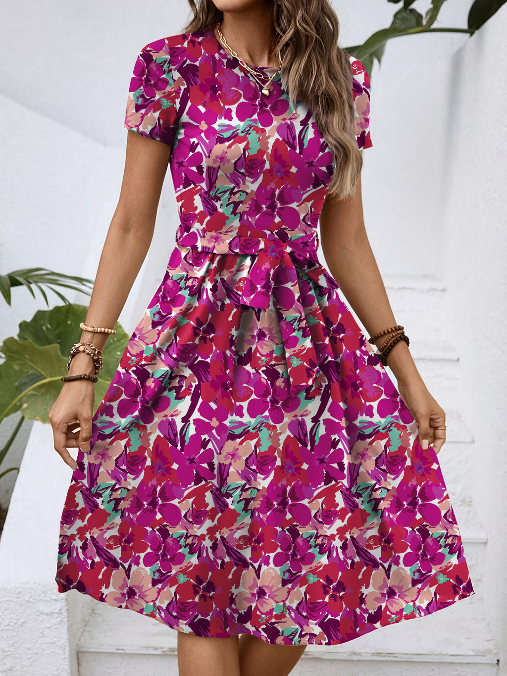 Robe Mi-Longue Fleurie Col Rond Manches Courtes
