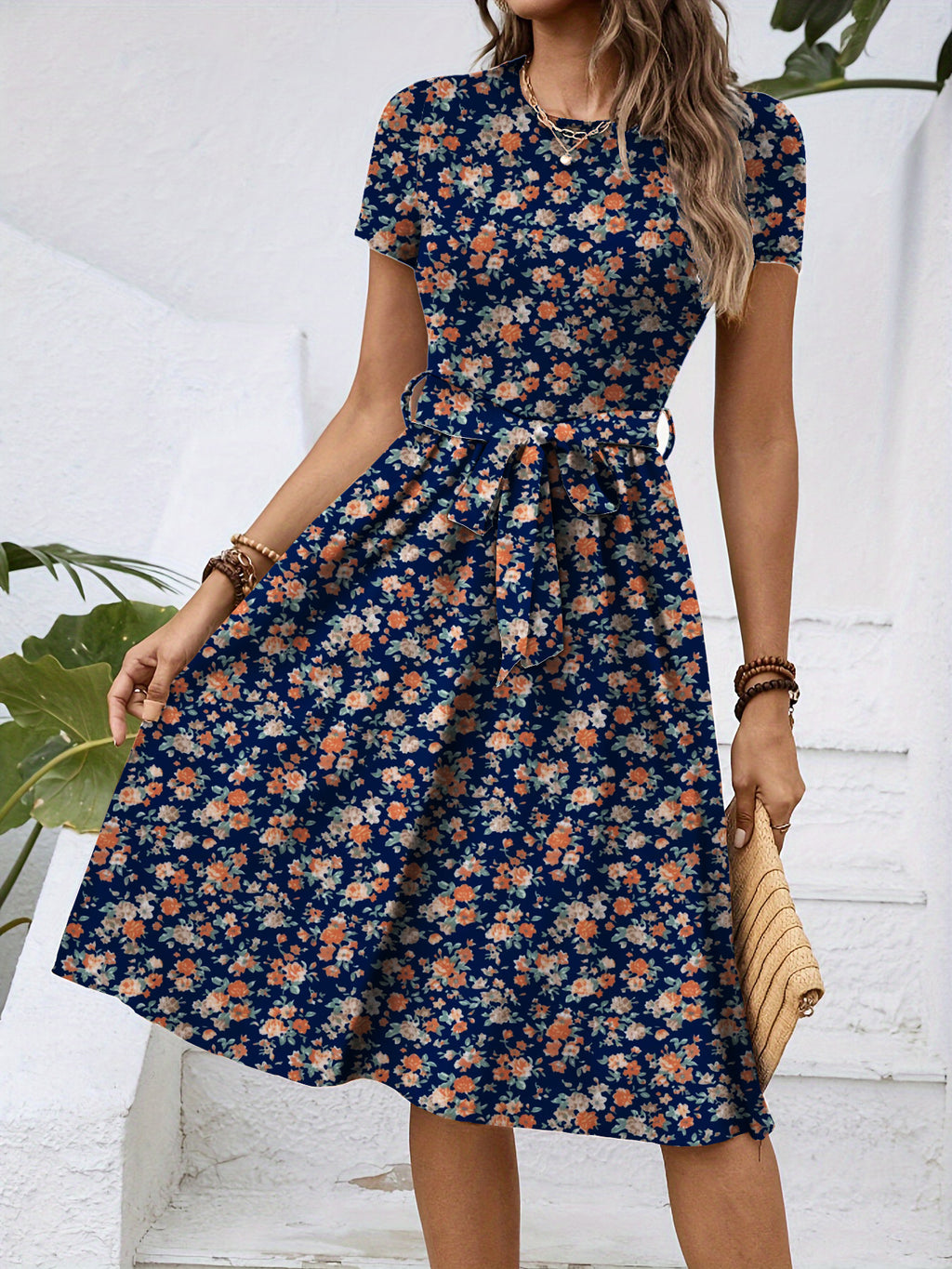Robe Mi-Longue Fleurie Col Rond Manches Courtes